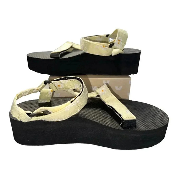 NWOB Teva Flatform Universal Gloriosa - Picture 4 of 6